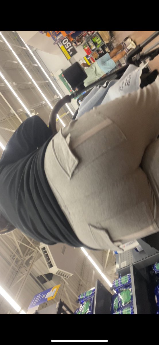 monieerca's tweet photo. Booty i captured https://t.co/WEhy4N7YWi
