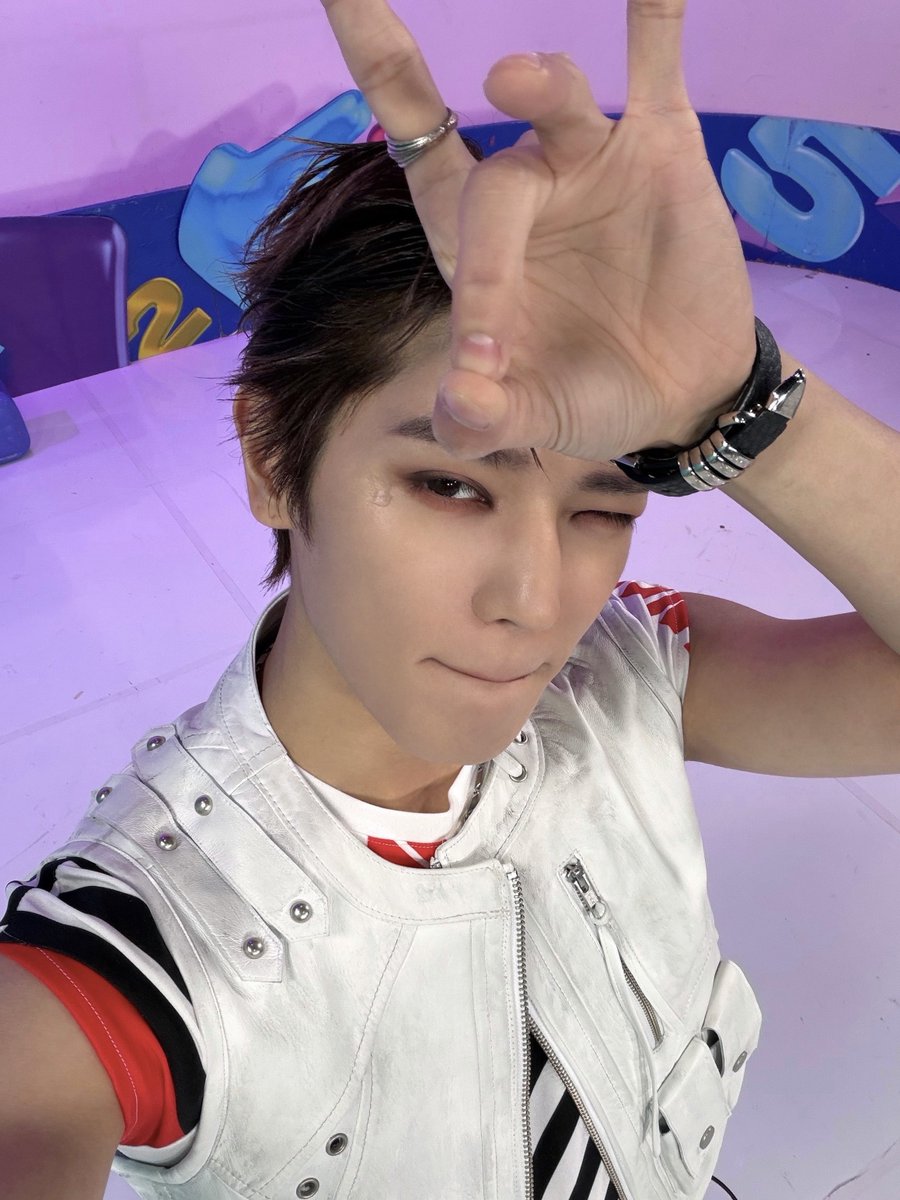 NCTsmtown_127's tweet photo. 오늘 엠카 무대도 시즈니도 왘팀도 너무 고생했어요 ! 와카왘과 딱밤 많이 사랑해 주세요 !!! 

#TAEYONG #태용
#WackaWak #TAEYONG_WackaWak
#NCT #NCT127 https://t.co/mLfOduyY8U