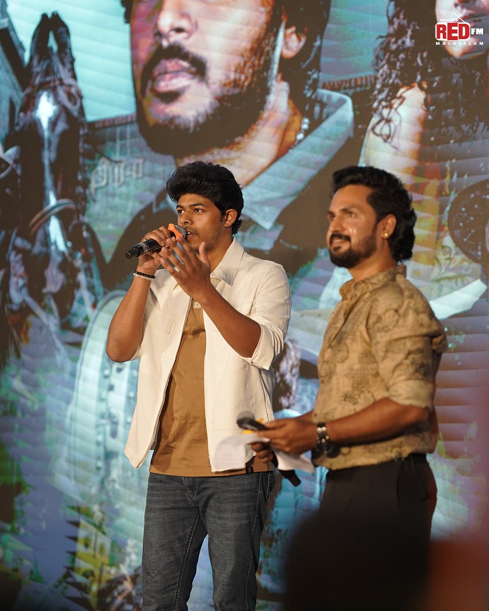 RedFMMalayalam's tweet photo. Saps from the grand Pre-Release Event of SIGMA.
#RedFM #RedFMMalayalam #Sigmamovielaunch #Kochievents #JasonSanjay https://t.co/dQeZYJUdgv
