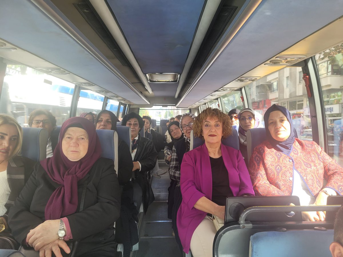 IlknurHizal's tweet photo. 🇹🇷 Sayın Cumhurbaşkanımızla buluşmak üzere yola çıktık!

Heyecanımızı ve mutluluğumuzu tarifsiz yaşıyoruz. Bu anlamlı buluşma için sabırsızlanıyor, aynı heyecanla yolumuza devam ediyoruz. ❤️🇹🇷 https://t.co/X4HNvHe5y9