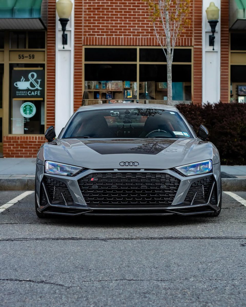 Silentboc's tweet photo. Audi R8 V10 🔥🔥🔥 https://t.co/qw6bnWKnDR