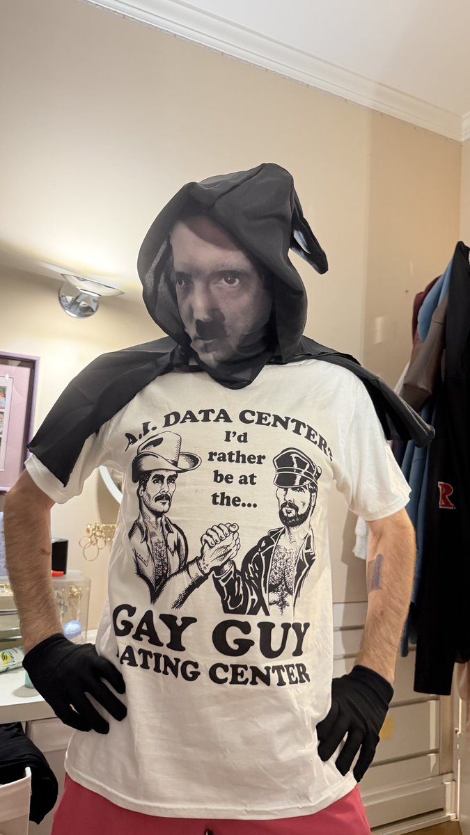 hackdis69's tweet photo. Hello boys! @adamhiniker #sexyhitler https://t.co/6GVWyIqith