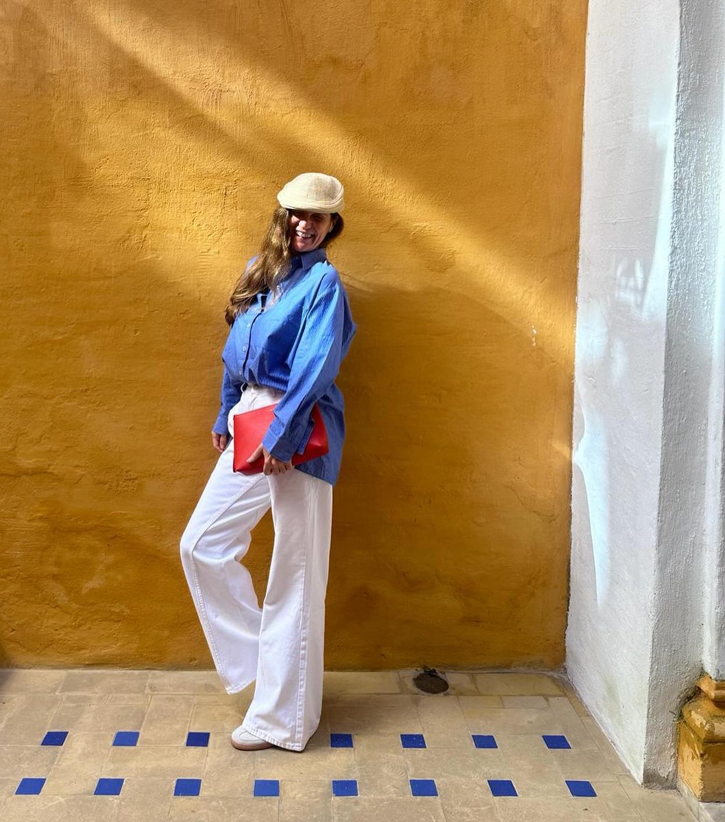 Sarahnmcb34's tweet photo. I couldn’t miss a photo with this wonderful color combination at the Alcázar. https://t.co/NLg17bVeLy