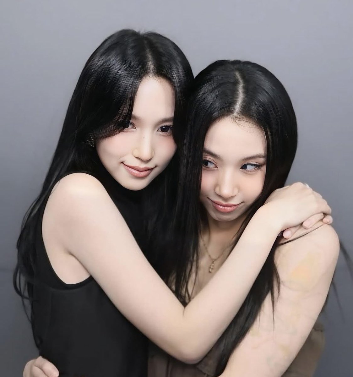 twicesaranheyon's tweet photo. ミチェンが
とっても恋しいんですけど〜

この距離感良すぎる💕

#MINA #CHAEYOUNG
#Michaeng https://t.co/75AdQKCB1i