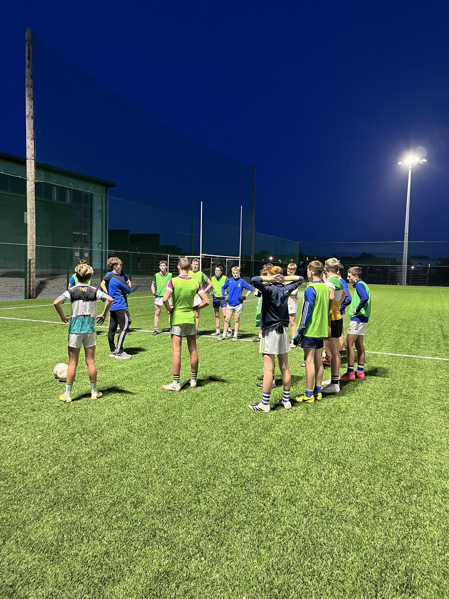 tippgamesdev's tweet photo. Many thanks to Conor McNally who delivered an excellent Coaches development football workshop last night around designing a games based approach session along with focus on support play &amp; transition👏

Thanks to @abbeytipp for use of their fantastic facilities 

@TippfootballGAA https://t.co/p95Mx0QtbI