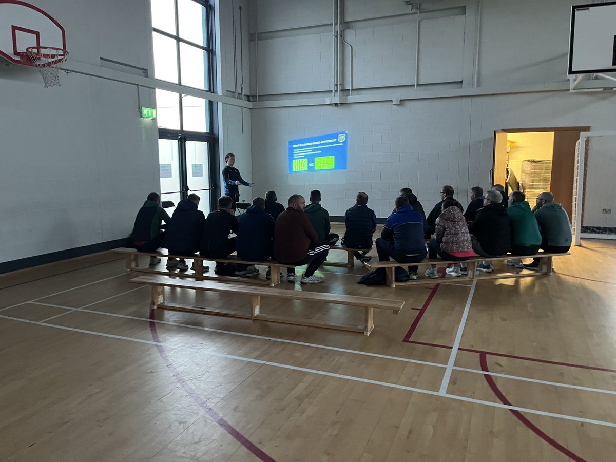 tippgamesdev's tweet photo. Many thanks to Conor McNally who delivered an excellent Coaches development football workshop last night around designing a games based approach session along with focus on support play &amp; transition👏

Thanks to @abbeytipp for use of their fantastic facilities 

@TippfootballGAA https://t.co/p95Mx0QtbI