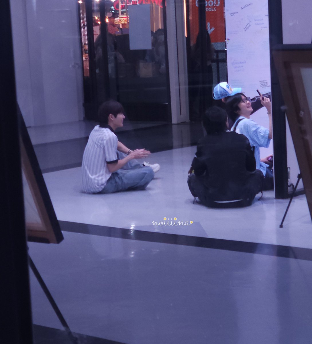 noiiiina's tweet photo. ตามหาให้เจอนะเมนที่พร้อมจะนั่งพื้นห้างไปกับเราอะ 5555555

ISOLATED BLACK EXHIBITION 2 D2
#isolatedblvck2 #JamesSu
#fifa_th #reeonn #teddyyy https://t.co/aXNa6UvzNd