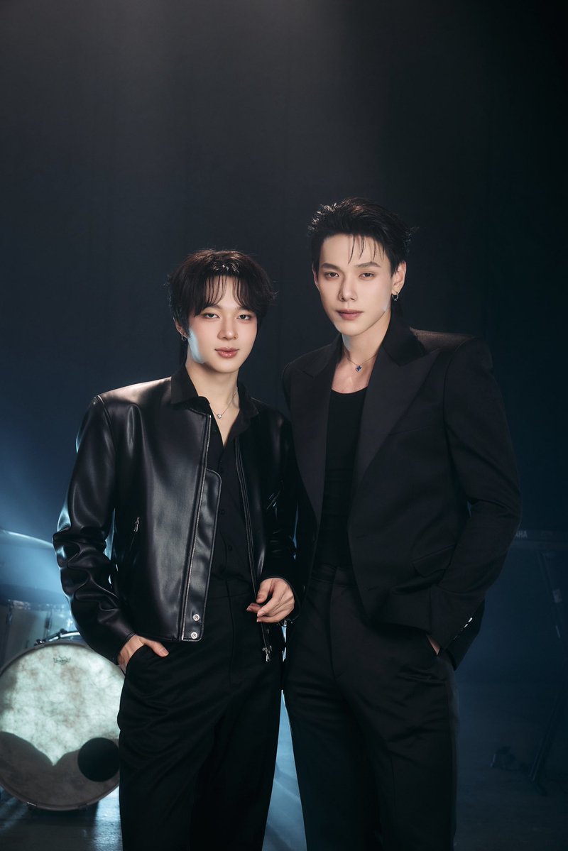 OPENLABEL_TH's tweet photo. ขอบคุณน้อง @CwrNew อีกครั้งนะครับ 
ที่ชวนพี่ต้าห์อู๋มาร้อง #เพลงคาตา ด้วยกัน ❤️
ดีใจมากๆค้าบ วันนี้ไม่ต้องระแวงหลังกันน้า~ 😆

รับชมได้แล้วตอนนี้ทาง
📍YouTube : NuNew Official 
🔗 https://t.co/lMzZgbPU0P

KATA LIVE SESSION
#นุนิวคาตาxต้าห์อู๋
#NuNew #DAOU #ต้าห์อู๋ https://t.co/xMB2qfs9qY