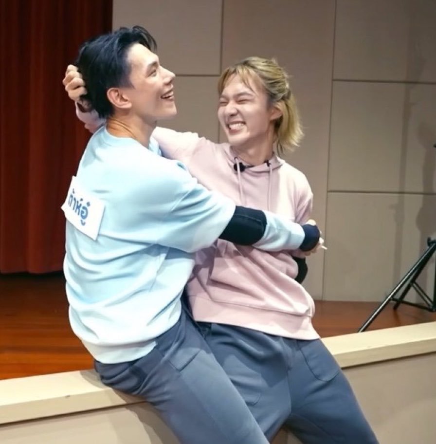 PrettyLis233's tweet photo. Is Running Man coming as  part of the session🤣🤣🤣

KATA LIVE SESSION
#นุนิวคาตาxต้าห์อู๋

#NuNew #DAOU
@CwrNew @oueiija https://t.co/UmkEyFjtkB