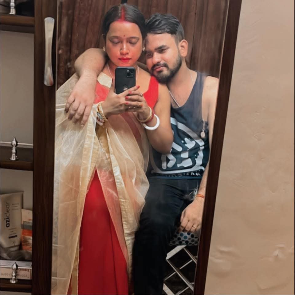 madhabimondal01's tweet photo. Today will spending quality times with BF 💗😉 https://t.co/Q2Sfc1pHTm