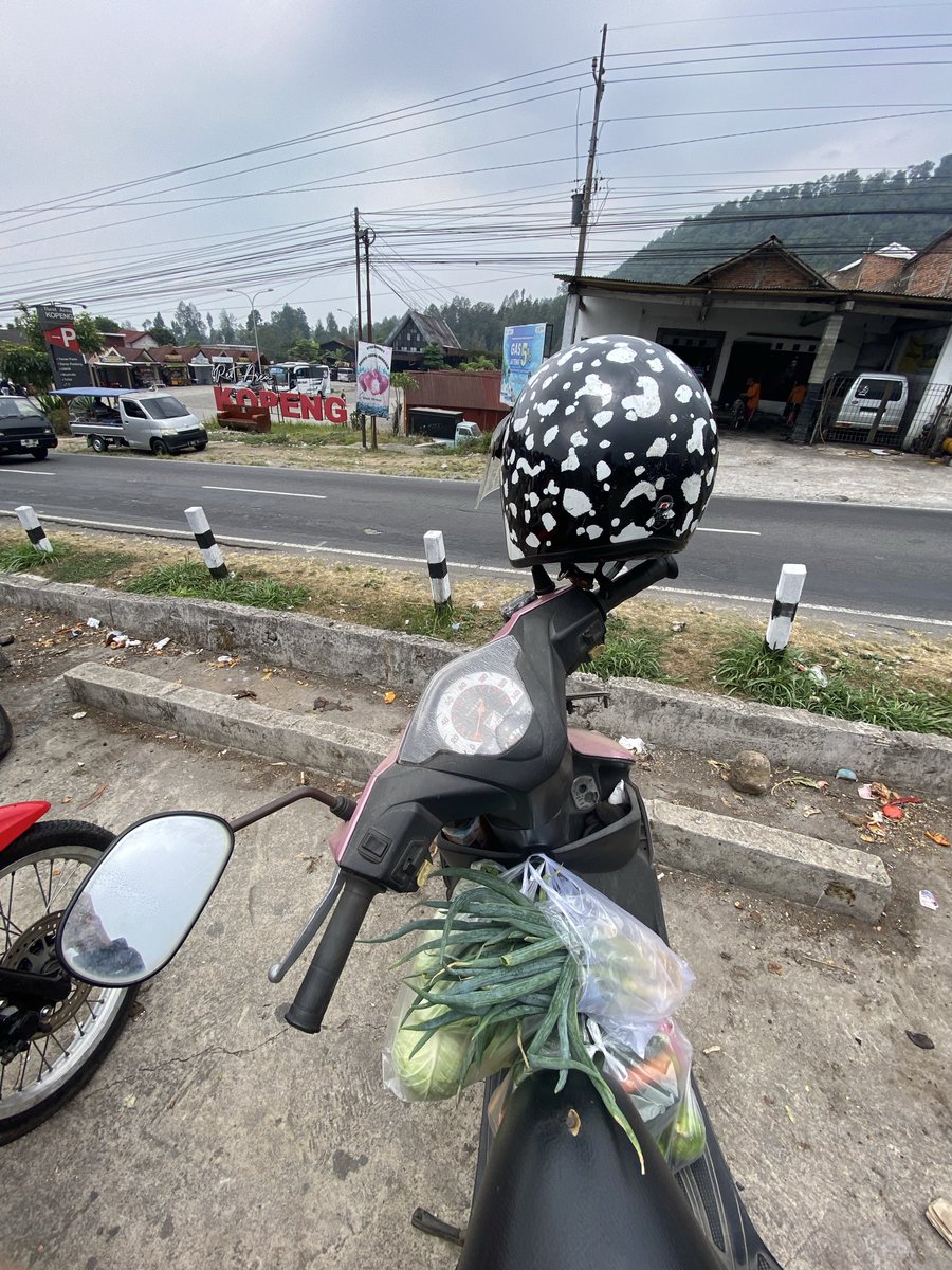 catmiaoww's tweet photo. beat karbuku yg berdebu bisa sampe kopeng angjaayy 🤟 https://t.co/AbFNGwRBJw