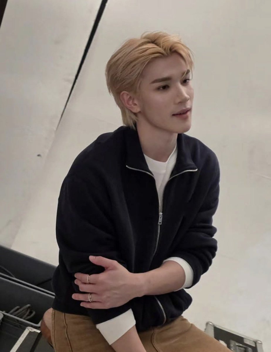 nox2perrr's tweet photo. : ยูมารับหน่อยดิ กลับไม่ไหวอะ
: เป็นบ้าอะไร เลิกกันไปแล้วยังไม่เลิกทักมา
: กลับมาคบก่อนดิ แล้วเดี๋ยวไอบอก https://t.co/wqnnsZBUQn