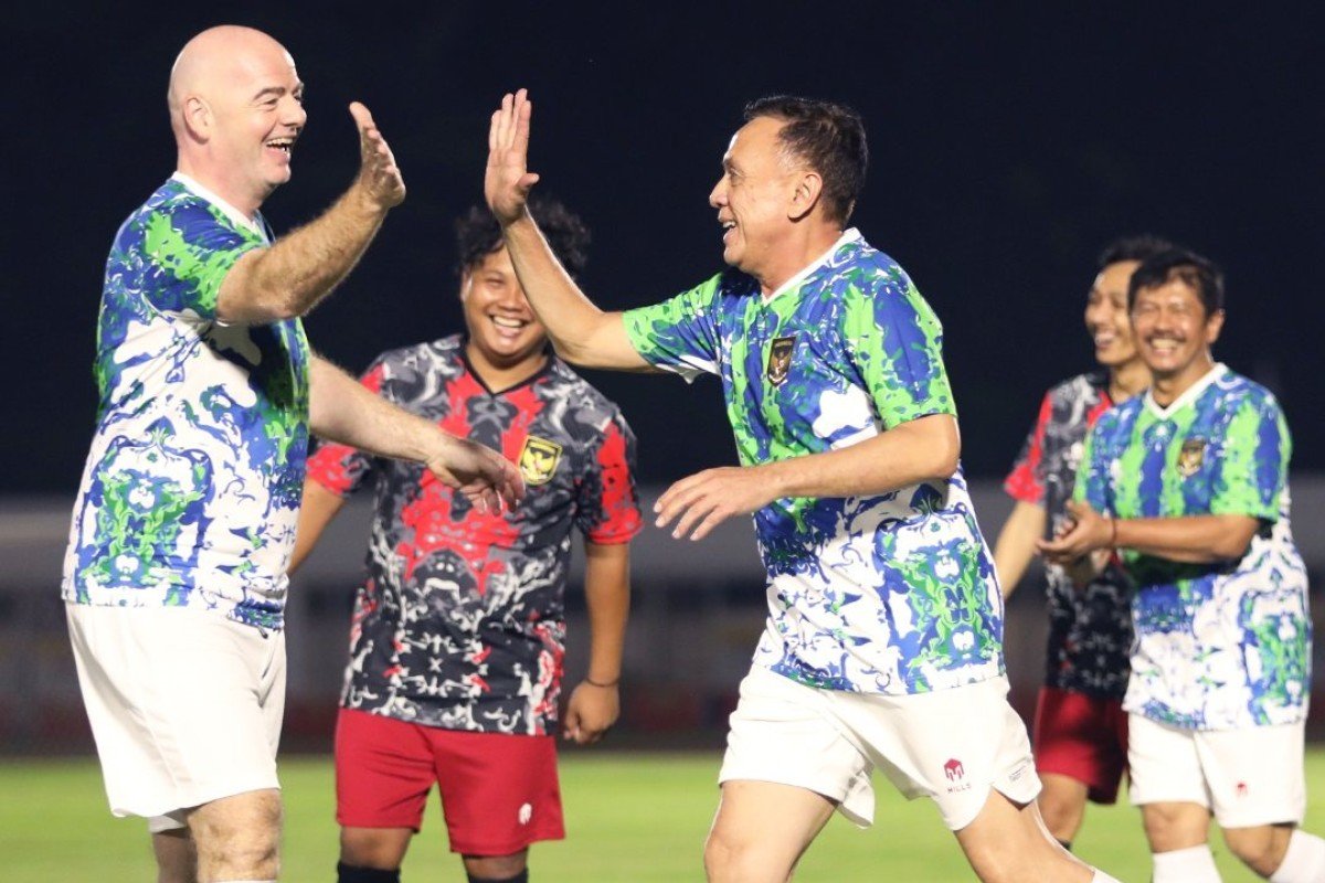 JakartaCasual's tweet photo. On this day 4 years ago...

...135 football fans went to a game...and never returned

Indonesian football fans don't forget anniversaries - have the @PSSI or the @ileague_id said anything today about the Kanjuruhan Tragedy? https://t.co/uAhVY6TDeA