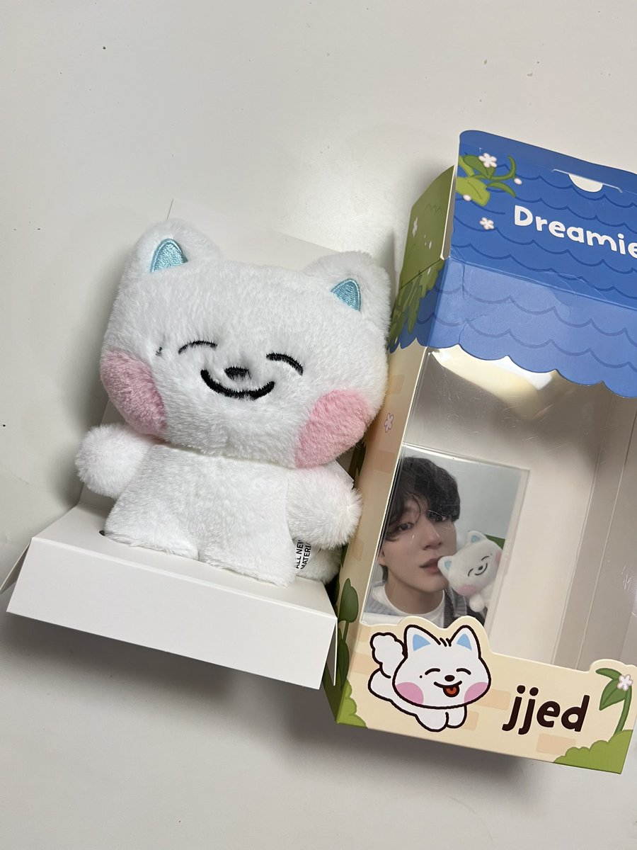 unknowntmr_'s tweet photo. wts/พร้อมส่ง 
— jjed plush doll ver. 1 เจโน่ 🐶
— ราคา 1100 บาท มีการ์ด ของครบ
—  ค่าส่ง 40 dm or mention💬 
❌ไม่สะดวกถ่ายเพิ่มเติม
#ตลาดนัดnctdream #ตลาดนัดnct
#Dreamiez_POPUP ตุ๊กตาเจโน่ เจดึ https://t.co/2nO5rTlgNx
