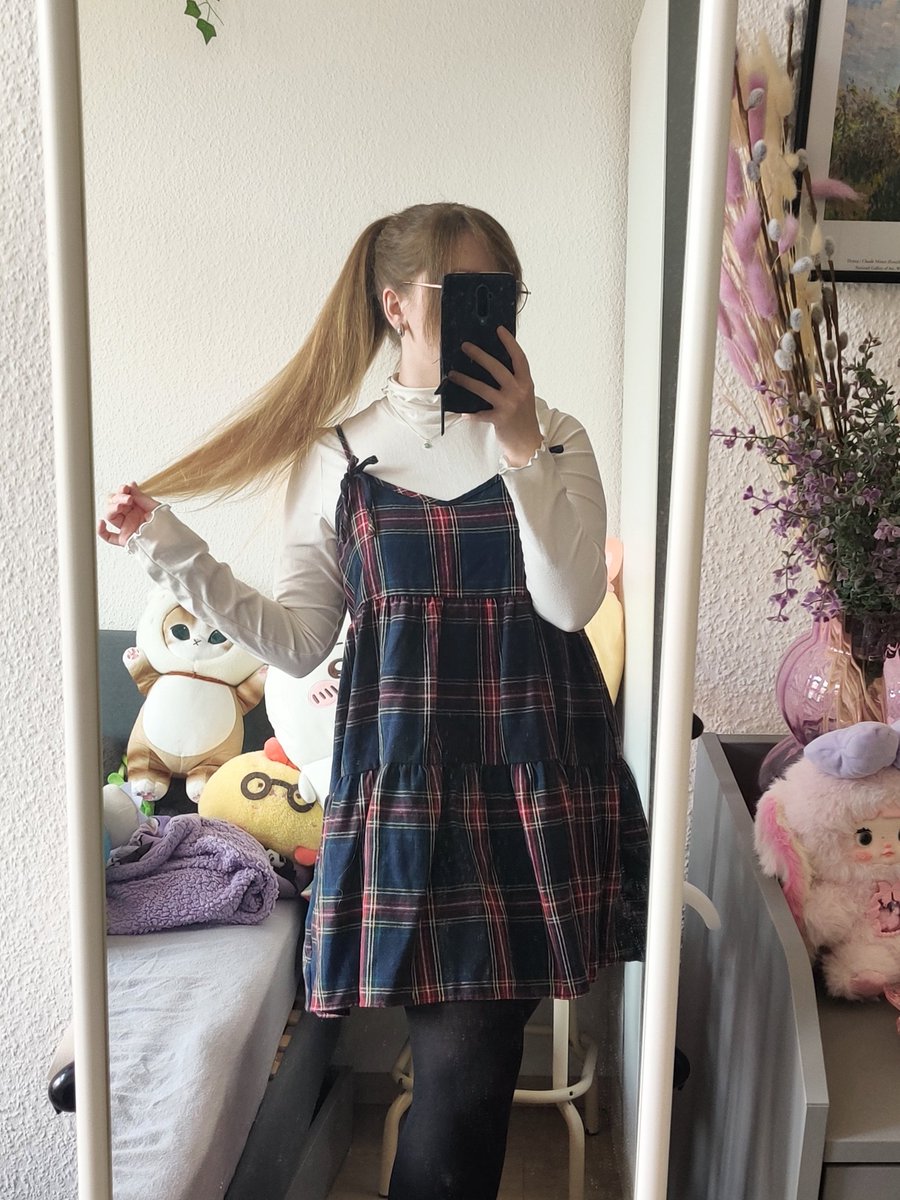 WatermelonVT's tweet photo. Erstes Herbstoutfit :3 🍂 https://t.co/7LE3fBSiXW