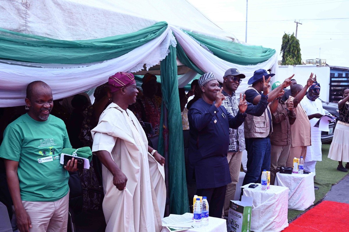 lagosagric1's tweet photo. @auduef 40-million-dose-capacity solar-powered vaccine cold storage facility launch aimed to strengthen livestock vaccination and productivity across Lagos State.

#LASG
#FoodSecurity https://t.co/I2Na8jMpTd