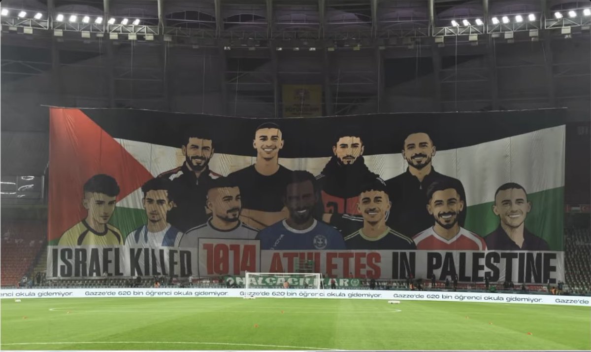 muslem3li's tweet photo. @Konyabuyuksehir 
@konyaspor 
❤️🌹 https://t.co/oKv33v6s2N