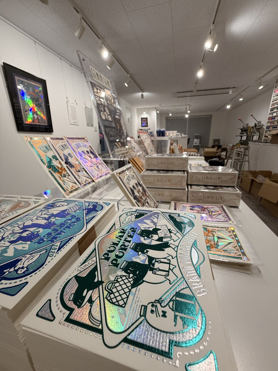 muratakimpaku's tweet photo. 設営完了〜！
いよいよ明日からですっ✨

販売コーナー、展示コーナー、箔押しコーナー、フォトスポット、、、

楽しんでいただける空間、オビワンさんと一生懸命、つくりました😊
皆様のご来場お待ちしております‼️
#村田金箔 https://t.co/oXhJI8Lq4L