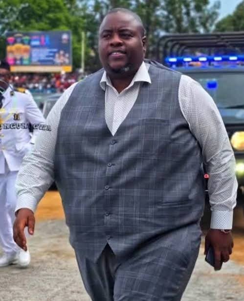 KiptooRodgers4's tweet photo. Makosa ilianza kufanyika vee walihesabu Wicknell Chivayo kama mtu moja, this is a group of people 😂😂😂 https://t.co/HUtvZgoZ1M