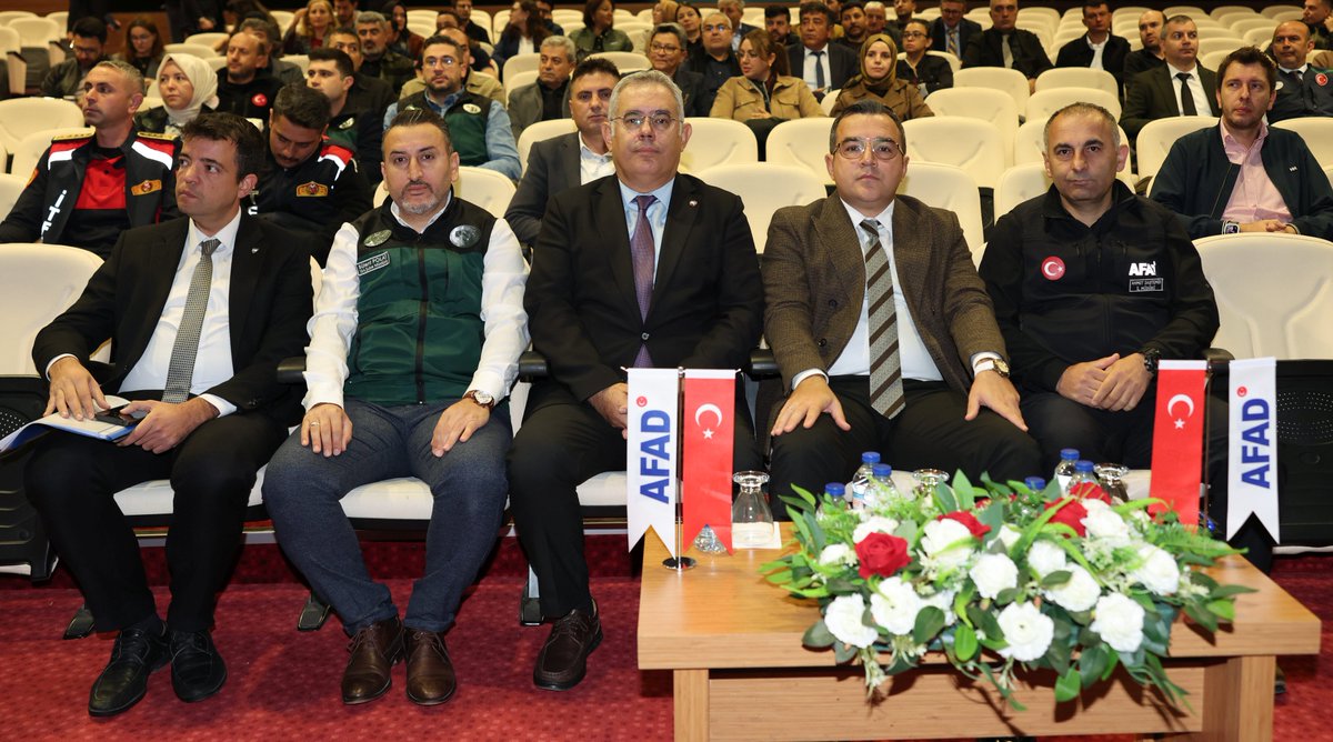 nevukurumsal's tweet photo. #NEVÜ iş birliğiyle, Nevşehir’de afet risklerinin azaltılması ve risk azaltma çalışmalarının bütüncül bir yaklaşımla yürütülmesi amacıyla hazırlanan 2027-2031 İl Afet Risk Azaltma Planı (İRAP)'ın I. Çalıştayı gerçekleştirildi👉https://t.co/f2KEENshcW https://t.co/2aJTMeutY3