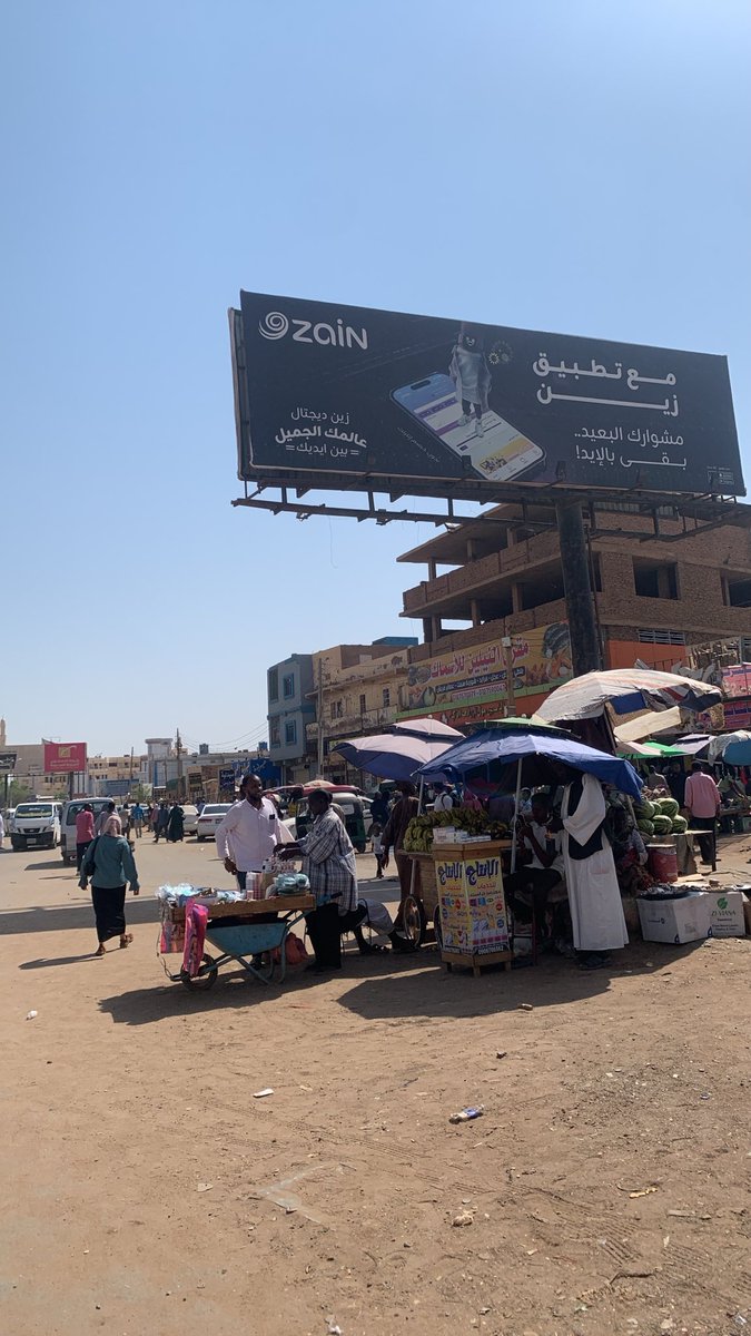 AbdalrhmanHas's tweet photo. مواصلات ماف وكهرباء متقطعه و سخانه والوضع سيء وبعد دا بنكك م شغال فشنو ي جماعه الناس دي عاوزه تبيدنا  م تفكروا تجوا راجعين .
ع الاقل ترثونا ومع ذلك . https://t.co/e80vggnwiD