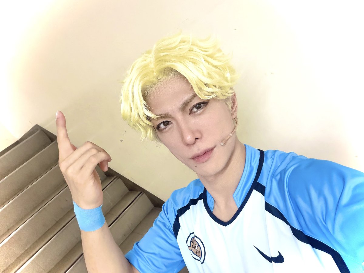 yukikimisawa's tweet photo. 舞台『ブルーロック』初日開幕✨
ご来場誠にありがとうございました‼️

クリス・プリンス見参✨✨✨
いかがでしたでしょうか

満席🈵のお客様に、
感謝とテンション MAXでございました✨

明日からも頼れる仲間たちと
最強のフィジカルで
No.1目指します⚽️🔥

共に盛り上げてくださいませ👏👏👏✨

#ブルステ
#ブルーロック