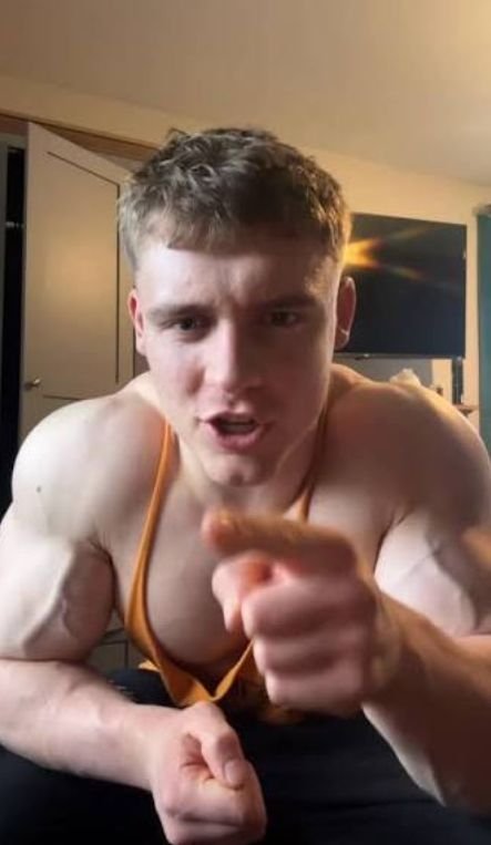 jacsonmoney's tweet photo. #viralㅤㅤ looking for slave 🦶 https://t.co/B3e48vNSR1