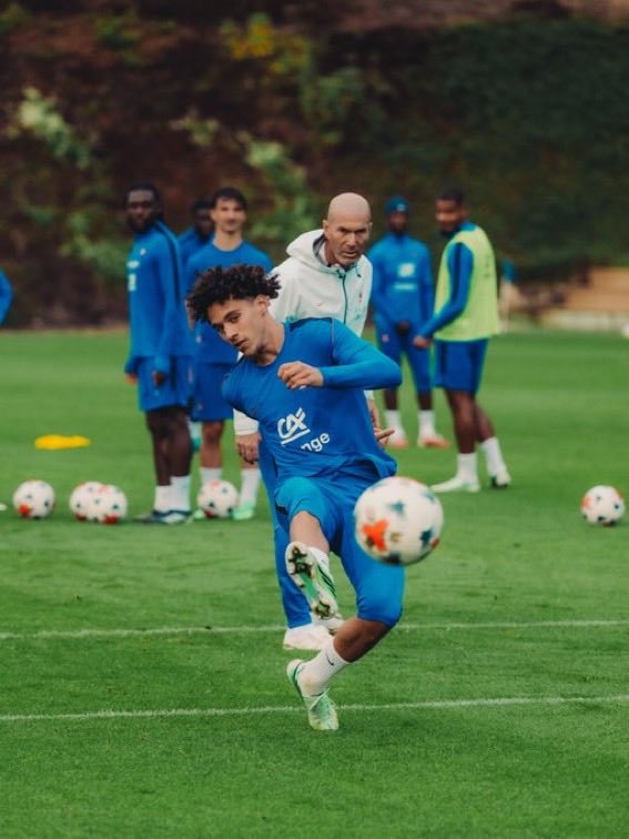 sofialanssari's tweet photo. Notre équipe nationale se prépare pour le match de demain contre l'Italie.🇫🇷🇫🇷🇫🇷

Allez les bleus 🇫🇷 🇨🇵 🇨🇵 https://t.co/OMeR8GqAHf