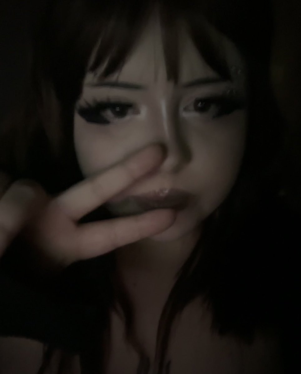 mewdollye's tweet photo. hopped up out da bed n turned my #swag on https://t.co/2ogGHVcTsS