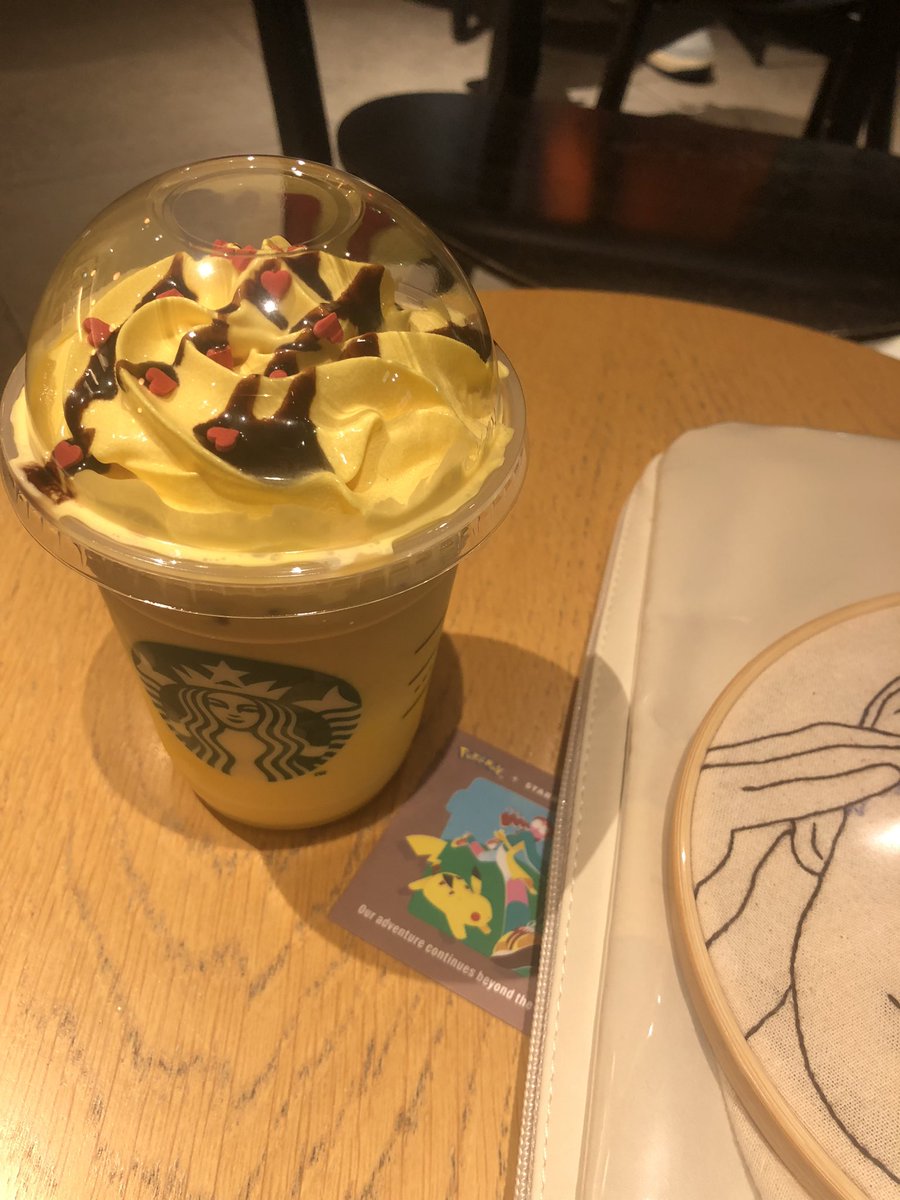 hito_opi95's tweet photo. お家で夕飯後にスタバにピカチュー飲みに来た https://t.co/kmZ3ZU9ZI5