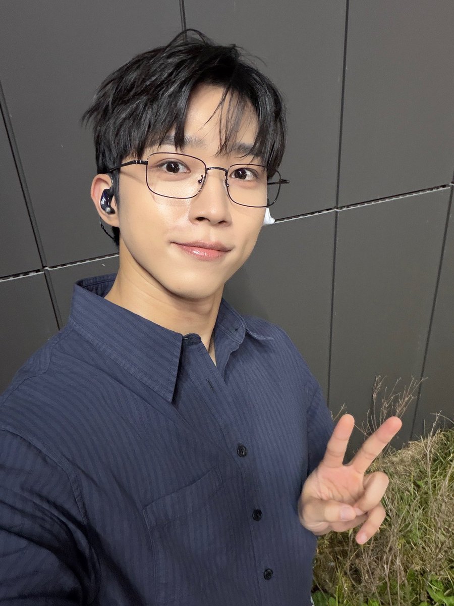 NFlyingofficial's tweet photo. 서 일대가
일 냈다
대 학축제 신나버렸다

#NFlying #엔플라잉 #서동성 #SeoDongSung https://t.co/5xxRXfuuKA
