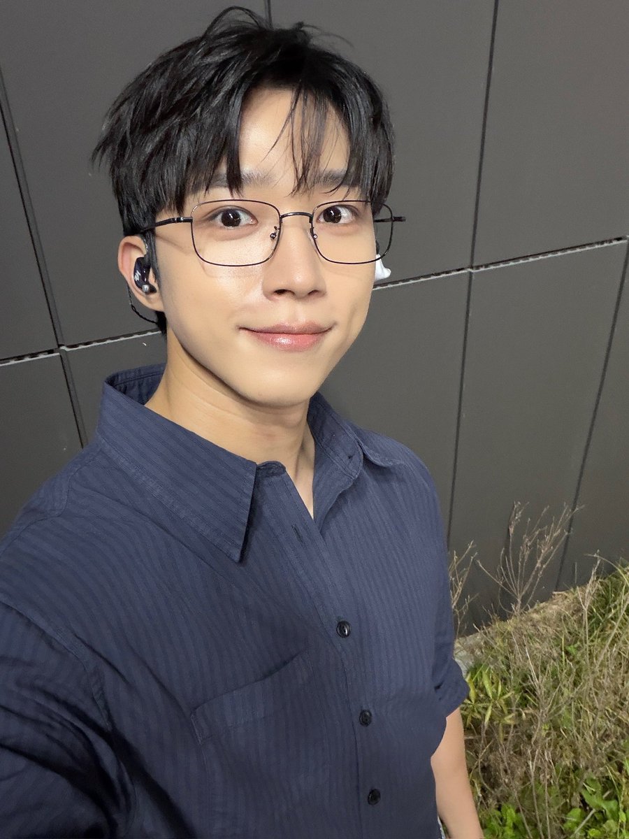 NFlyingofficial's tweet photo. 서 일대가
일 냈다
대 학축제 신나버렸다

#NFlying #엔플라잉 #서동성 #SeoDongSung https://t.co/5xxRXfuuKA
