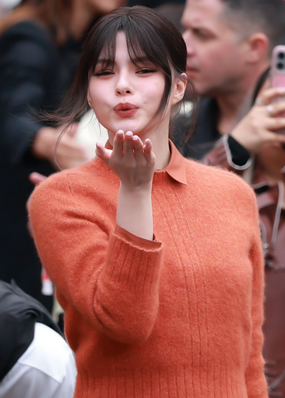 AboutMusicYT's tweet photo. Becky Armstrong ranked #1 among female celebrities at Milan Fashion Week in media impact, with 9.0% share of voice. https://t.co/ktocAIx8zG