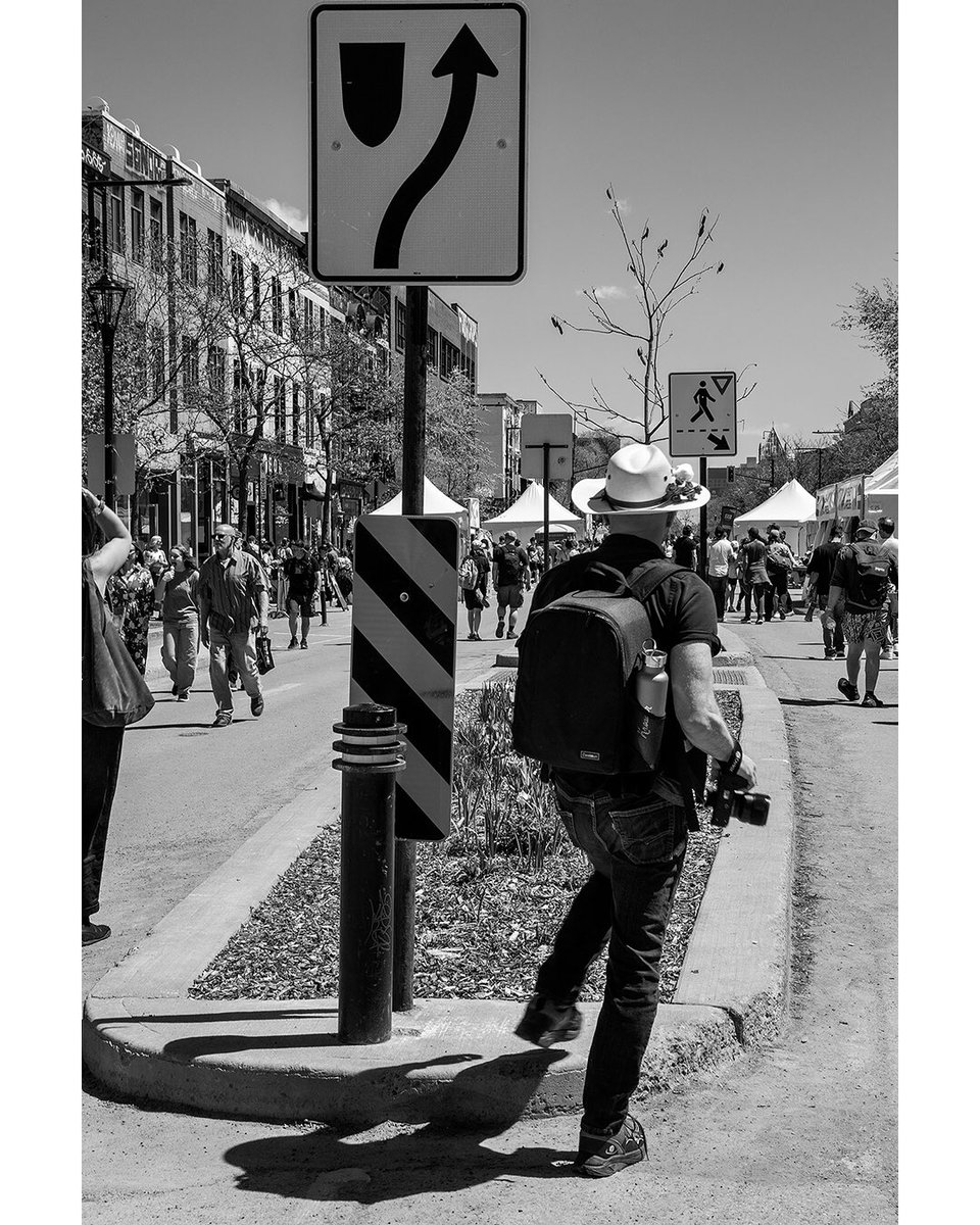 LouiseVerdone's tweet photo. Photowalk signalisation #Montreal #streetphoto📷😊
Signalisation en randonnée photo #Montréal☮️👋
https://t.co/W57guoLKue🇨🇦
#streetphotography #blackandwhitephotography #monochromephotography #bnwphotography #Photography #BW_streetphotography #everybodystreet https://t.co/QJW0nz5IzV