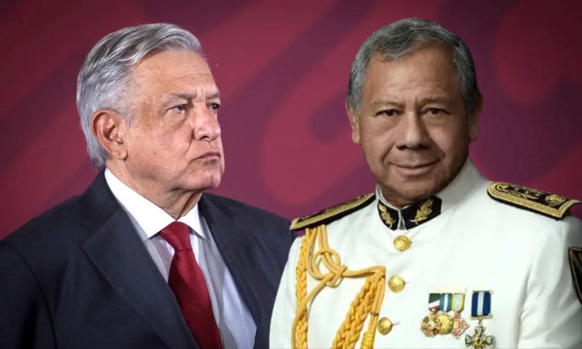 bereaguilarv's tweet photo. ¡Qué pase el transparente!

Audomaro Martínez, jefe de inteligencia de López Obrador, firmó él mismo la reserva de su declaración patrimonial hasta 2029.
Lo hizo 72 horas antes de dejar el cargo.

Ezdeke el CO podría extorsionarlo o atentar contra su vida. https://t.co/4mhIedU9P3