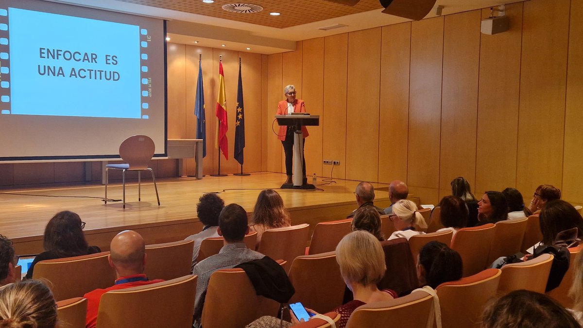 astursalud's tweet photo. 🤝 La consejera de Salud, Concepción Saavedra, y la directora gerente del SEPEPA, Begoña López, han inaugurado esta mañana una jornada que reúne a profesionales, entidades y especialistas para seguir avanzando hacia una inclusión laboral real y efectiva de las personas con discapacidad.

💼 Organizado por el @empleo_SEPEPA a través del COE y enmarcado en la Red ESMAS, el encuentro aborda experiencias innovadoras, buenas prácticas y herramientas de coordinación para favorecer la incorporación sociolaboral de las personas con discapacidad y de quienes presentan problemas de salud mental.

📋 El programa incluye la presentación del Protocolo de Atención y Derivación y una mesa redonda para compartir experiencias y fortalecer la colaboración entre administraciones, entidades sociales y profesionales.

💬 La jornada cuenta además con la participación de la periodista y divulgadora Patty Bonet, referente en diversidad funcional, junto a profesionales expertos en empleo inclusivo y discapacidad.

🌍 Un espacio de reflexión, aprendizaje compartido y trabajo en red para seguir construyendo una sociedad más inclusiva, con más oportunidades para todas las personas.