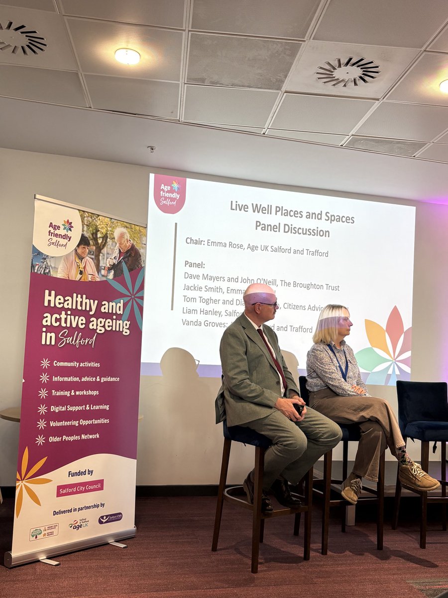 CEOSalfordCVS's tweet photo. Now hearing about #LiveWell in #Salford from colleagues from @SalfordCVS @AgeUKSalford @SalfordCAB @BroughtonTrust @Emmaus_Salford https://t.co/msSPrHb4zN