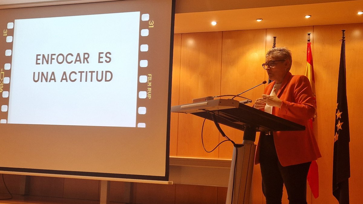 astursalud's tweet photo. 🤝 La consejera de Salud, Concepción Saavedra, y la directora gerente del SEPEPA, Begoña López, han inaugurado esta mañana una jornada que reúne a profesionales, entidades y especialistas para seguir avanzando hacia una inclusión laboral real y efectiva de las personas con discapacidad.

💼 Organizado por el @empleo_SEPEPA a través del COE y enmarcado en la Red ESMAS, el encuentro aborda experiencias innovadoras, buenas prácticas y herramientas de coordinación para favorecer la incorporación sociolaboral de las personas con discapacidad y de quienes presentan problemas de salud mental.

📋 El programa incluye la presentación del Protocolo de Atención y Derivación y una mesa redonda para compartir experiencias y fortalecer la colaboración entre administraciones, entidades sociales y profesionales.

💬 La jornada cuenta además con la participación de la periodista y divulgadora Patty Bonet, referente en diversidad funcional, junto a profesionales expertos en empleo inclusivo y discapacidad.

🌍 Un espacio de reflexión, aprendizaje compartido y trabajo en red para seguir construyendo una sociedad más inclusiva, con más oportunidades para todas las personas.
