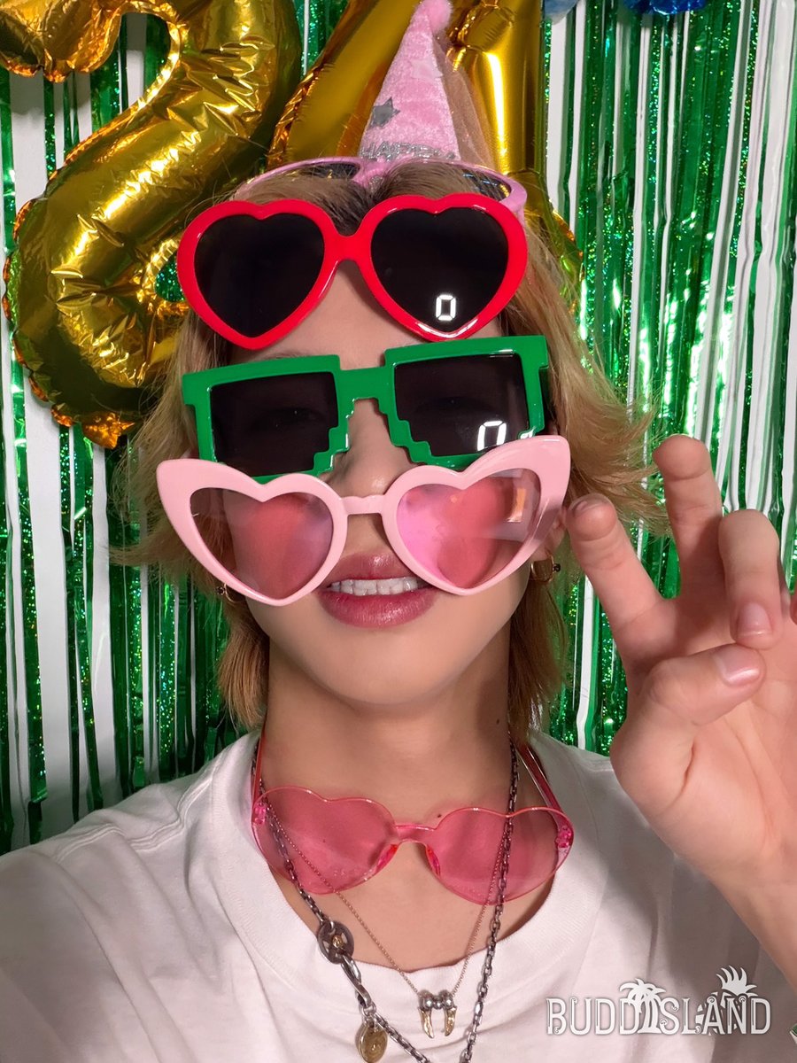 BUDDiiSLAND's tweet photo. ＼ありがとうございました！／

#BUDDiiSLAND 会員限定
「#SHOOT 24th Biirthday 生配信」
ご覧いただきありがとうございました！

アーカイブは【10/3(土)23:59まで】ご視聴いただけます👀

プレゼント応募の詳細はこちら🎁
🔗https://t.co/PykC43dzfN

#BUDDiiS #BUDDiiSLAND生配信 https://t.co/kK7fqQqmnq