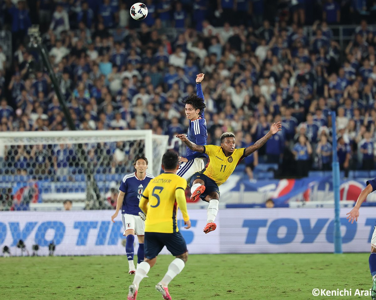 GoalJP_Official's tweet photo. 🇯🇵 PK戦の末、エクアドルに勝利！🇪🇨

序盤から球際の激しい攻防が続いた一戦は0-0で前半を終了。後半、日本代表はアタッカーを投入し決定機作るも、スコアレスで90分を終える。

鈴木彩艶のストップ＆全員���功でPK戦を制した！

日本 0-0 (PK: 5-4) エクアドル

#サッカー日本代表 #SAMURAIBLUE https://t.co/jWh03nezLk