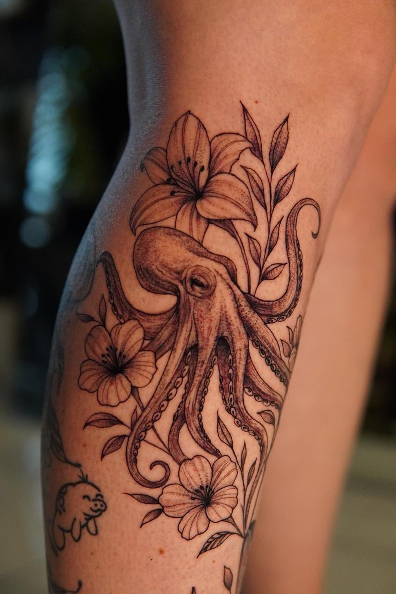 attithuts's tweet photo. KLATEN ALERT!! 🚨 🚨 🚨

I will be back to Klaten, will open some booking availability for tattoos!

Only at Menari Hq

Start from oct 5th until i am thinking it should enough.

If you are interested, and love my tattoo style
please send me message for further information https://t.co/yGdS1rKJh5