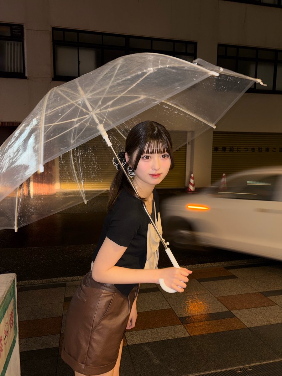 HANNA_whsp's tweet photo. 一緒の傘使う？？？ #ホワスピ https://t.co/XHOuRfZ5vl