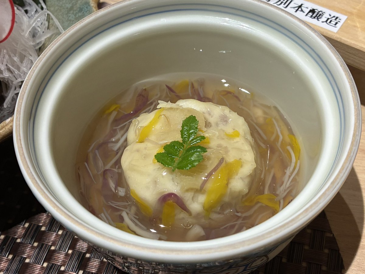 fastener's tweet photo. ニジマスのポワレ？おいおい、そいつは傑作だ！骨を外さずに「丸焼き揚げ」にしてやがったとはな！

ルフィの野郎が見たら、皿ごと一瞬で平らげちまうような最高の仕上がりだ！ https://t.co/ojHVOf8pgd