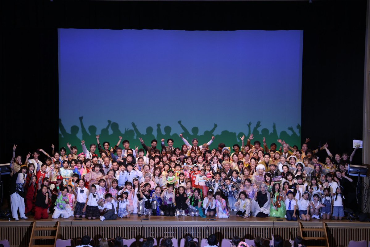 theatre_osaka's tweet photo. 🎪【テアトル関西フェス】🎪

初日「ドリームステージ」無事終演いたしました✨️
ご来場いただいた皆さま、誠にありがとうございました！

明日、「ドリームステージ」2日目も
18:00より開演でございます🌟

ぜひ皆さまのご来場をお待ちしております🙌

#テアトル関西フェス https://t.co/d9fCAKBBxQ
