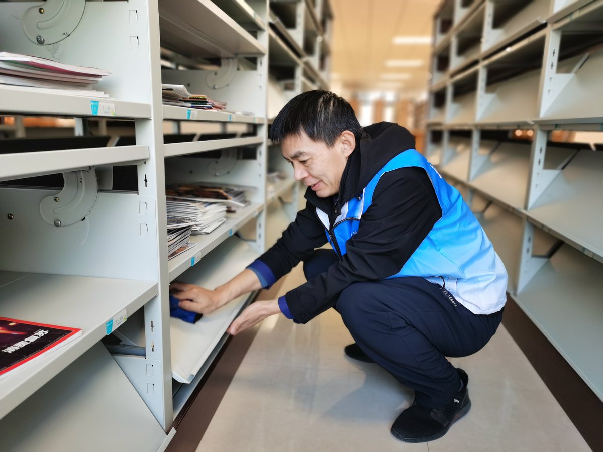 quix75410's tweet photo. On the library's new columns, our disciplined team members work together, all with a down-to-earth, warm vibe. https://t.co/SkEQtvLYjp