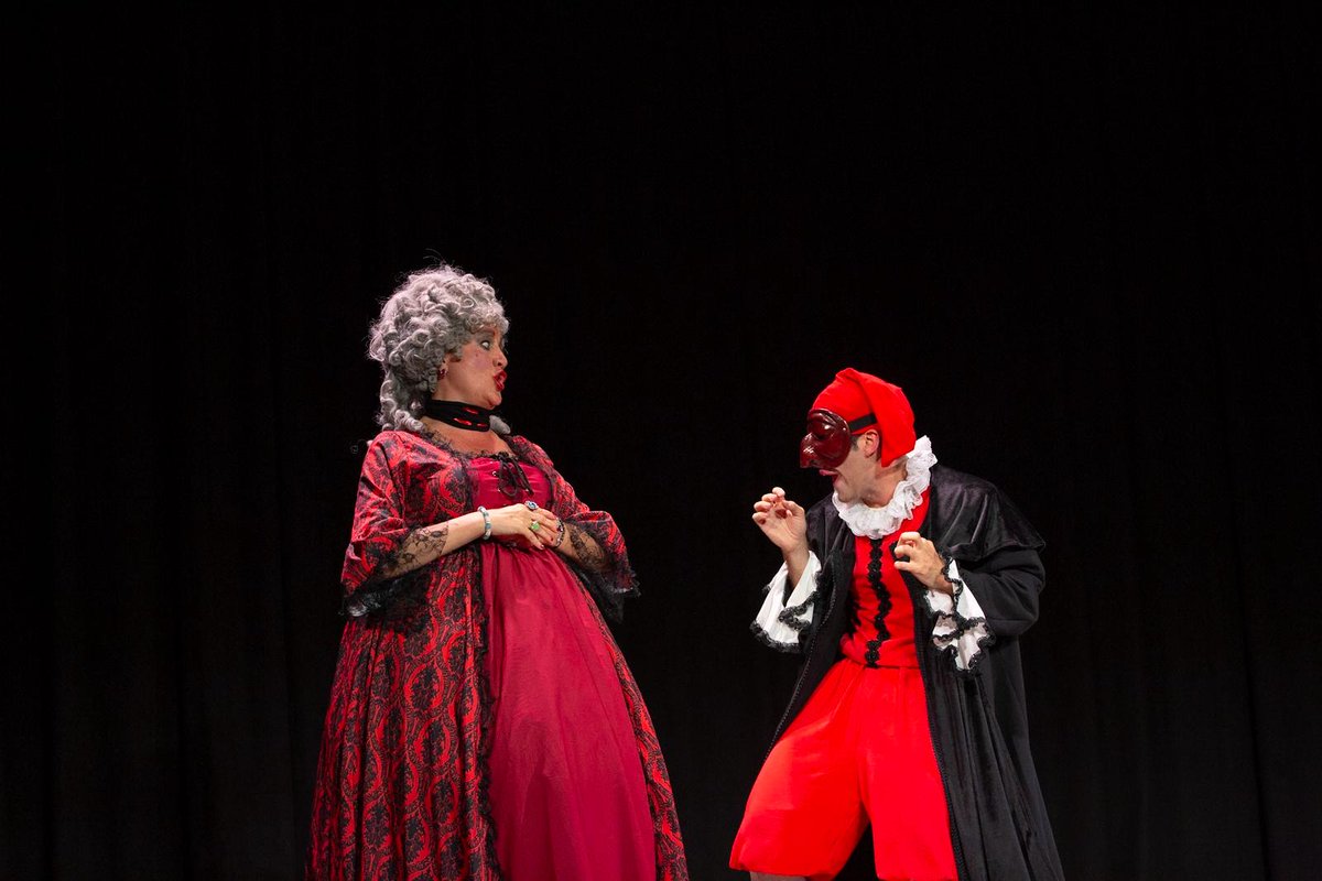 RevistaGodot's tweet photo. "Sin enredo no hay Commedia dell'Arte" 🎭

Cristian Torrero y Ricardo Jiménez adaptan un canovaccio del siglo XVI en 'Creduto Morto', propuesta de Disparate Pomodoro que regresa a Salto Escénico los viernes de octubre y noviembre.

https://t.co/FM24Zy3ubx https://t.co/G6BcSlTuYL