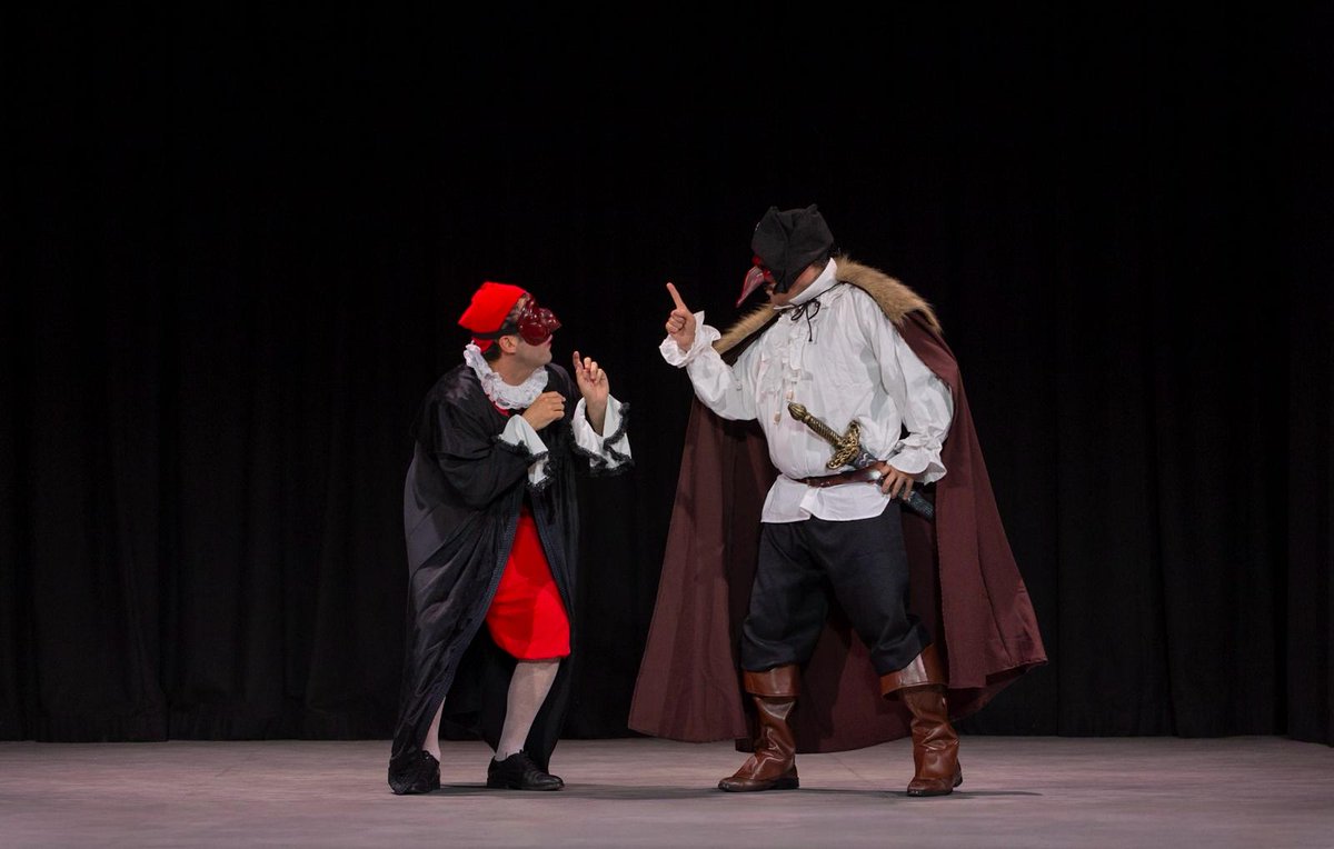 RevistaGodot's tweet photo. "Sin enredo no hay Commedia dell'Arte" 🎭

Cristian Torrero y Ricardo Jiménez adaptan un canovaccio del siglo XVI en 'Creduto Morto', propuesta de Disparate Pomodoro que regresa a Salto Escénico los viernes de octubre y noviembre.

https://t.co/FM24Zy3ubx https://t.co/G6BcSlTuYL