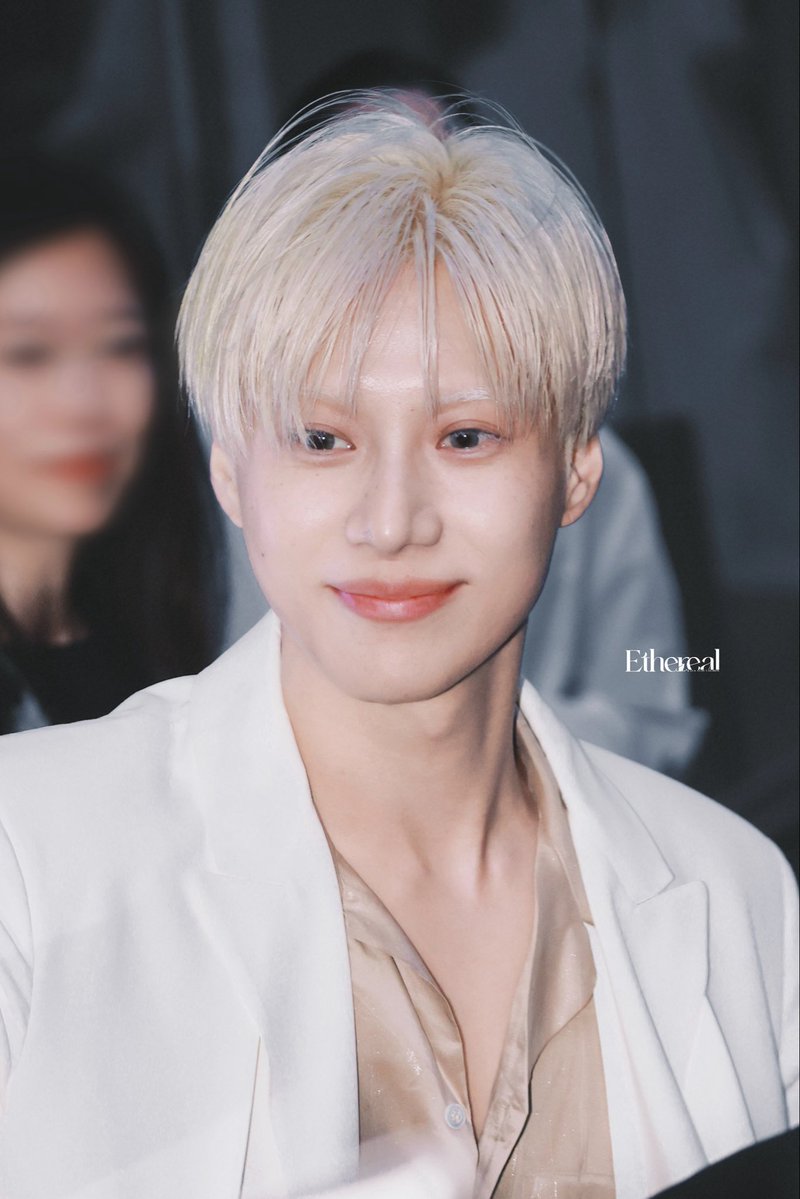 Ethereal_718's tweet photo. 𝟐𝟔𝟎𝟗𝟐𝟗 

𝐌𝐚𝐢𝐬𝐨𝐧 𝐌𝐚𝐫𝐠𝐢𝐞𝐥𝐚 𝐒𝐩𝐫𝐢𝐧𝐠 𝐒𝐮𝐦𝐦𝐞𝐫   
                      𝟐𝟎𝟐𝟕 𝐬𝐡𝐨𝐰

                ɢᴇɴᴛʟᴇ ᴀɴɢᴇʟ🪽

#태민 #TAEMIN #テミン #泰民 
#TAEMINxMaisonMargielaSS27
#TAEMINxMaisonMargiela
#MaisonMargiela https://t.co/eDjtMgj3kW