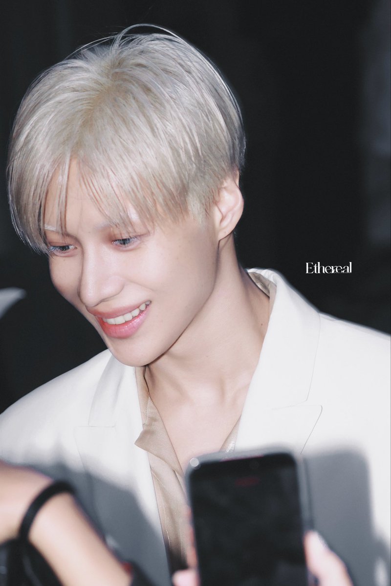 Ethereal_718's tweet photo. 𝟐𝟔𝟎𝟗𝟐𝟗 

𝐌𝐚𝐢𝐬𝐨𝐧 𝐌𝐚𝐫𝐠𝐢𝐞𝐥𝐚 𝐒𝐩𝐫𝐢𝐧𝐠 𝐒𝐮𝐦𝐦𝐞𝐫   
                      𝟐𝟎𝟐𝟕 𝐬𝐡𝐨𝐰

                ɢᴇɴᴛʟᴇ ᴀɴɢᴇʟ🪽

#태민 #TAEMIN #テミン #泰民 
#TAEMINxMaisonMargielaSS27
#TAEMINxMaisonMargiela
#MaisonMargiela https://t.co/eDjtMgj3kW