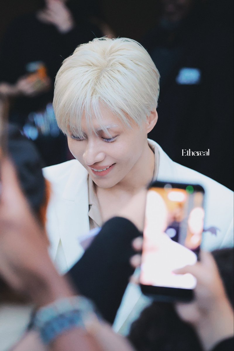 Ethereal_718's tweet photo. 𝟐𝟔𝟎𝟗𝟐𝟗 

𝐌𝐚𝐢𝐬𝐨𝐧 𝐌𝐚𝐫𝐠𝐢𝐞𝐥𝐚 𝐒𝐩𝐫𝐢𝐧𝐠 𝐒𝐮𝐦𝐦𝐞𝐫   
                      𝟐𝟎𝟐𝟕 𝐬𝐡𝐨𝐰

                ɢᴇɴᴛʟᴇ ᴀɴɢᴇʟ🪽

#태민 #TAEMIN #テミン #泰民 
#TAEMINxMaisonMargielaSS27
#TAEMINxMaisonMargiela
#MaisonMargiela https://t.co/eDjtMgj3kW
